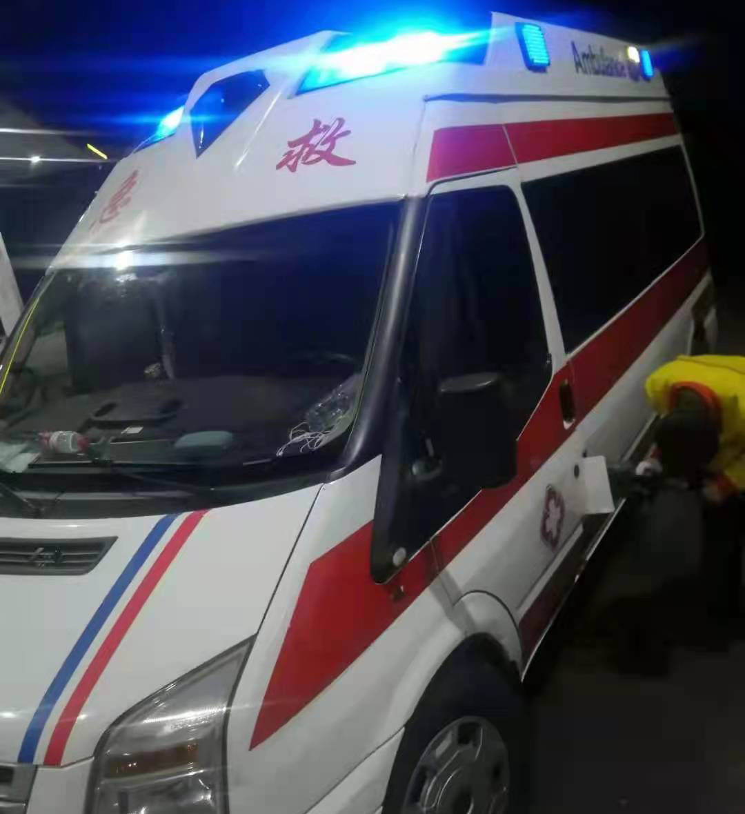顺德区专业救护车出租